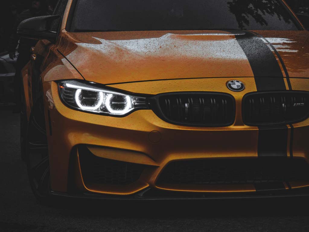 achat voiture suisse detail front bmw jaune
