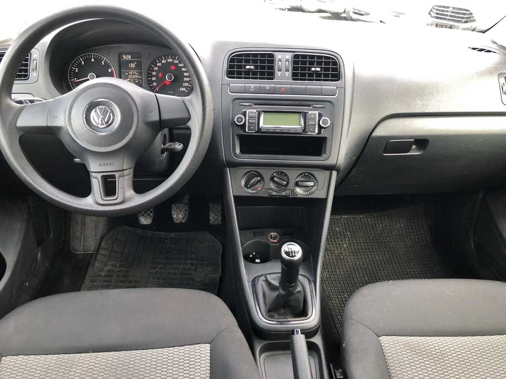 VW Polo 1.2 TSI Highline 2010 essence benzine petite voiture gris argenté Cockpit