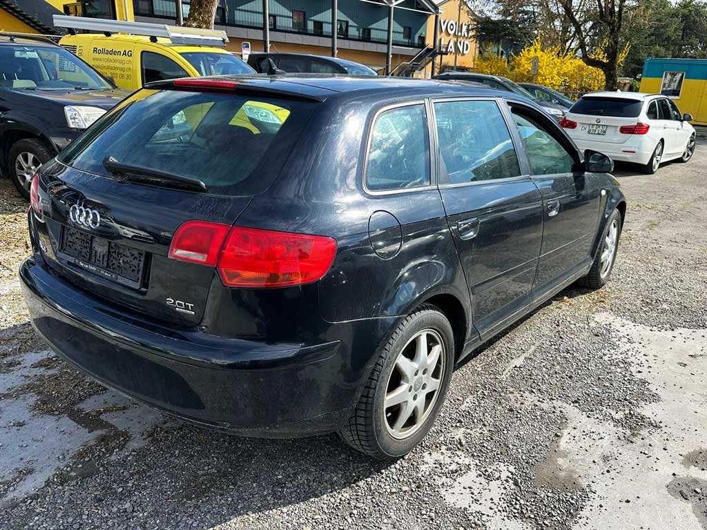 AUDI A3 Sportback 2.0 Turbo FSI Ambiente quattro 2009 Limousine noir traction intégrale