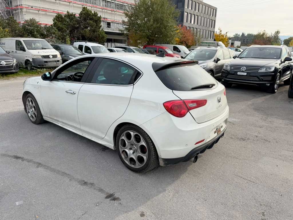 ALFA ROMEO Giulietta 1750 TBi Quadrifoglio Verde 2011 volture compact auto export rachat