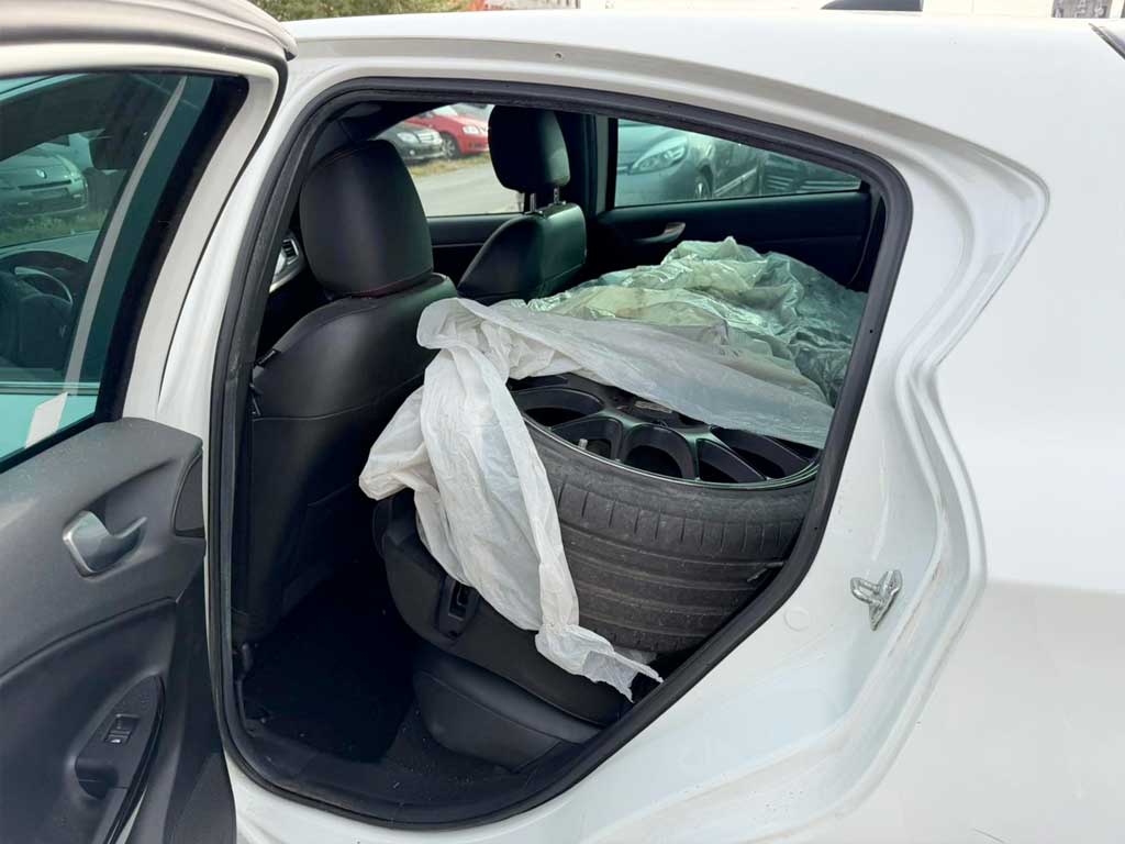 ALFA ROMEO Giulietta 1750 TBi Quadrifoglio Verde 2011 volture compact roues d’hiver