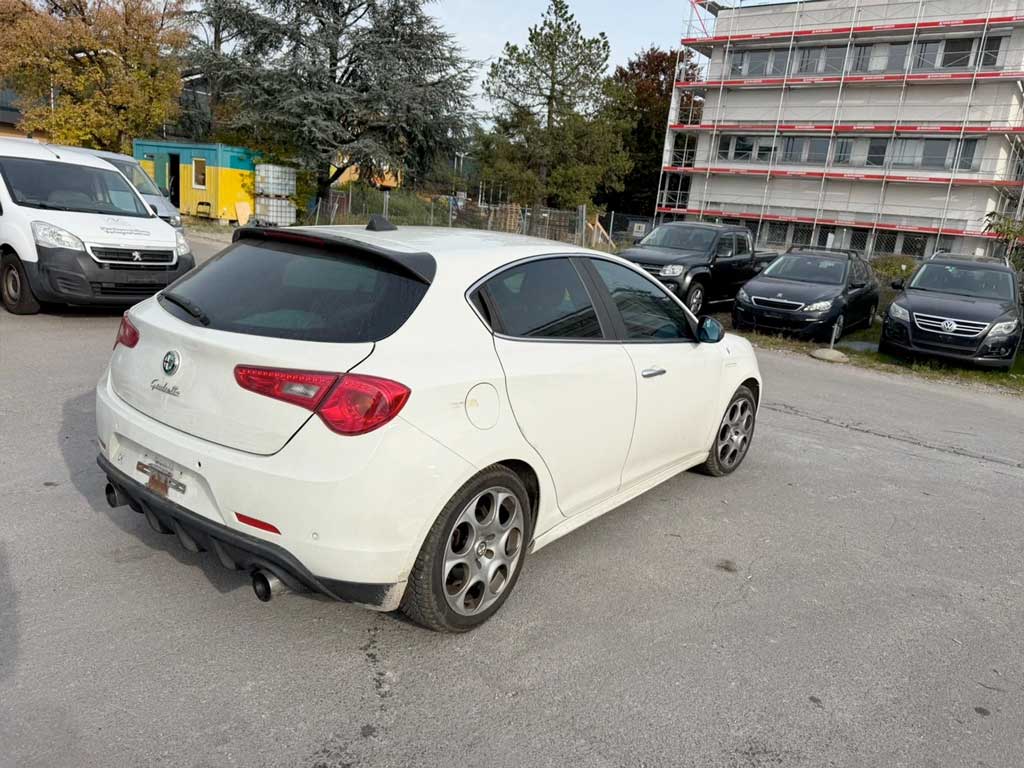 ALFA ROMEO Giulietta 1750 TBi Quadrifoglio Verde 2011 volture compact auto export rachat