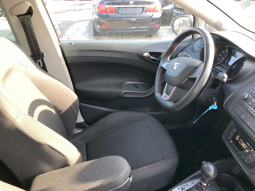 SEAT Ibiza 1.4 TSI FR 30 DSG petite-voiture semi-automatique achat rachat export Interieur