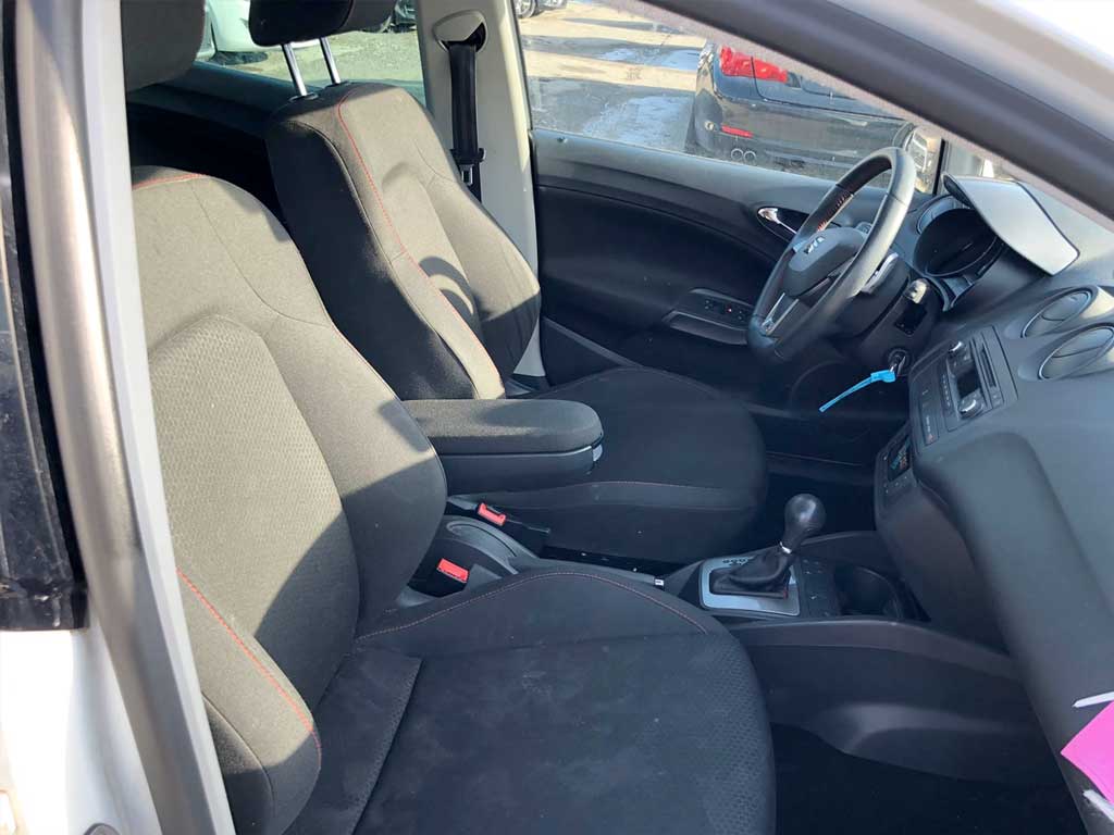 SEAT Ibiza 1.4 TSI FR 30 DSG petite-voiture semi-automatique achat rachat export Interieur