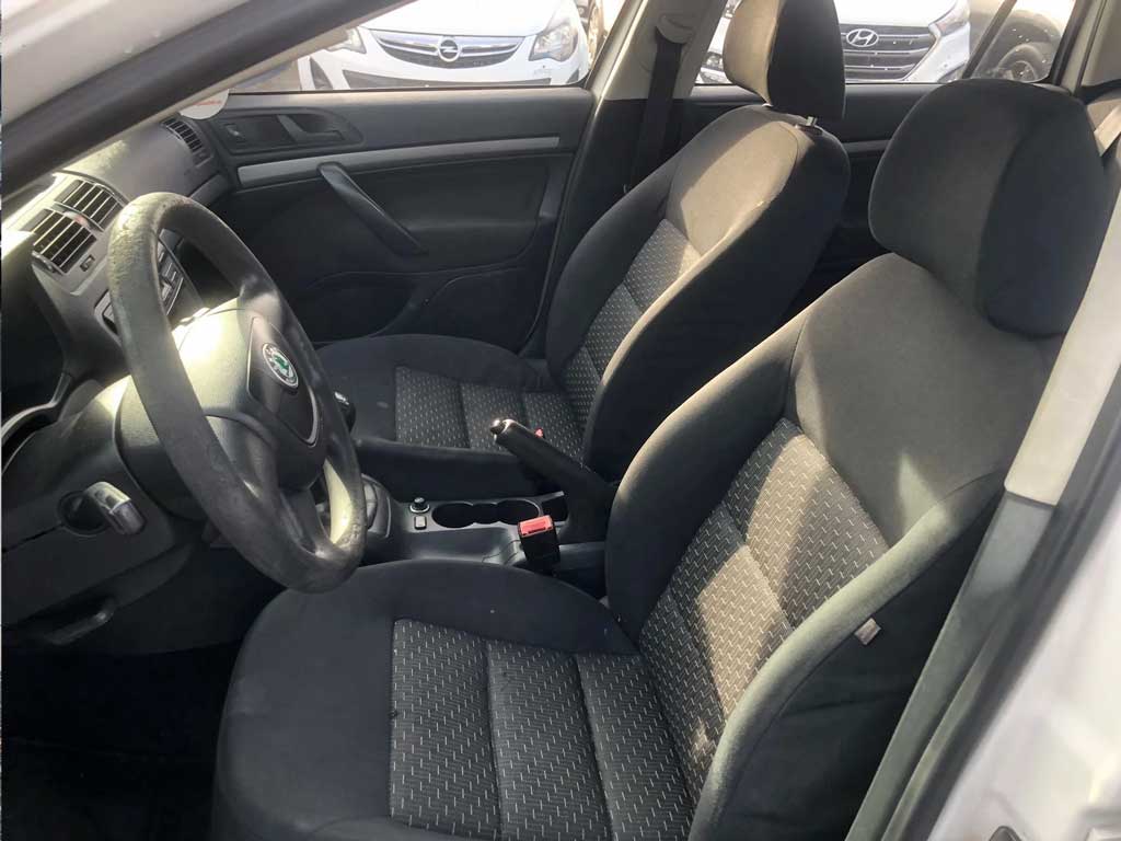 SKODA Octavia Combi 1.6 TDI Elegance Diesel manuelle break blanc achat voiture