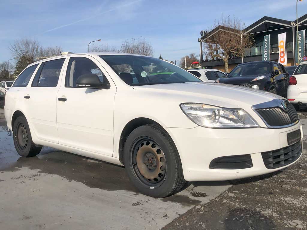 SKODA Octavia Combi 1.6 TDI Elegance Diesel manuelle break blanc achat voiture
